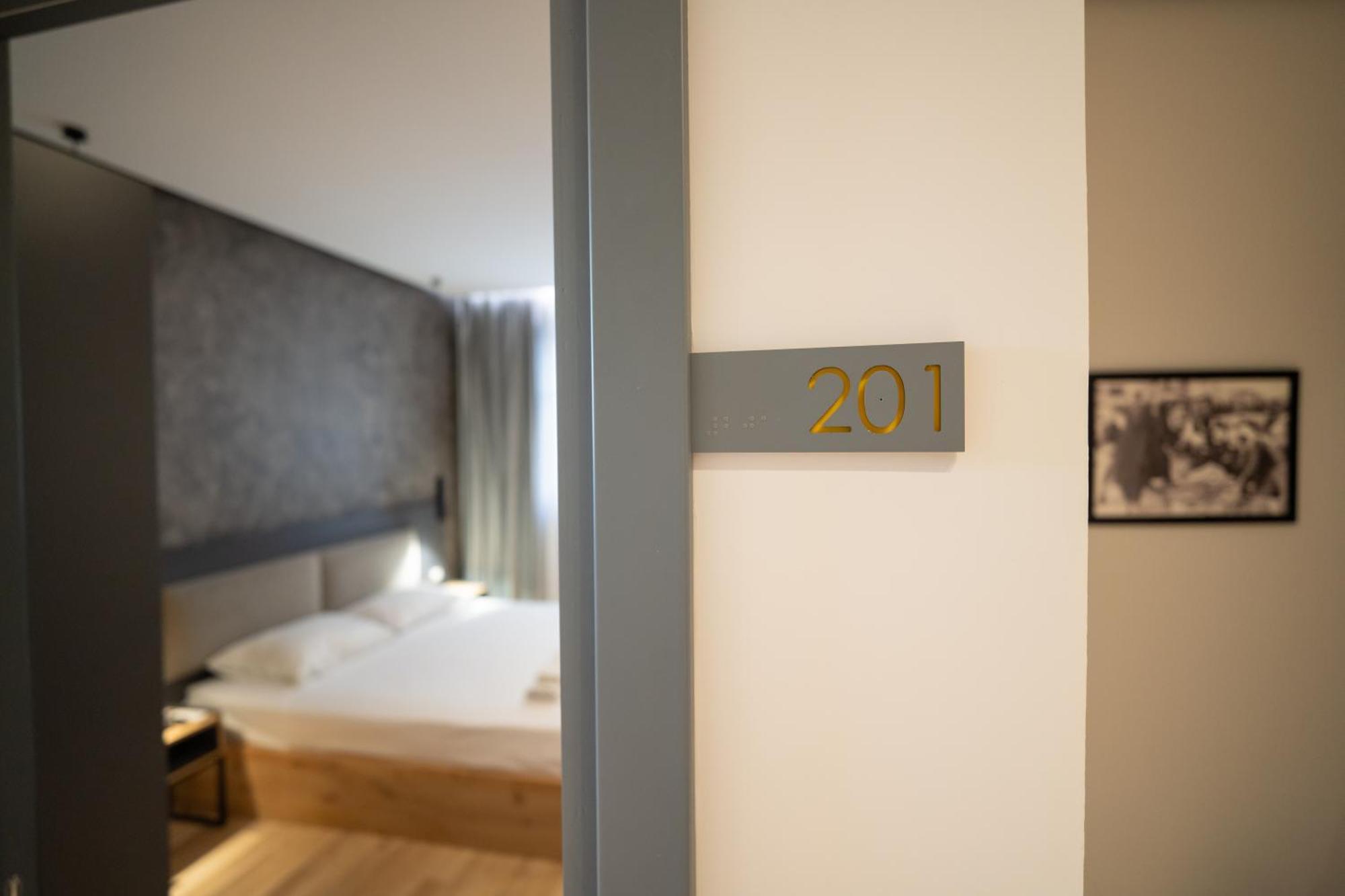 Center Boutique Hotel Tirana Eksteriør billede