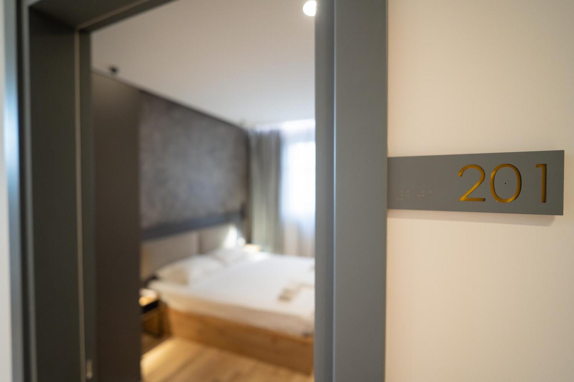 Center Boutique Hotel Tirana Eksteriør billede