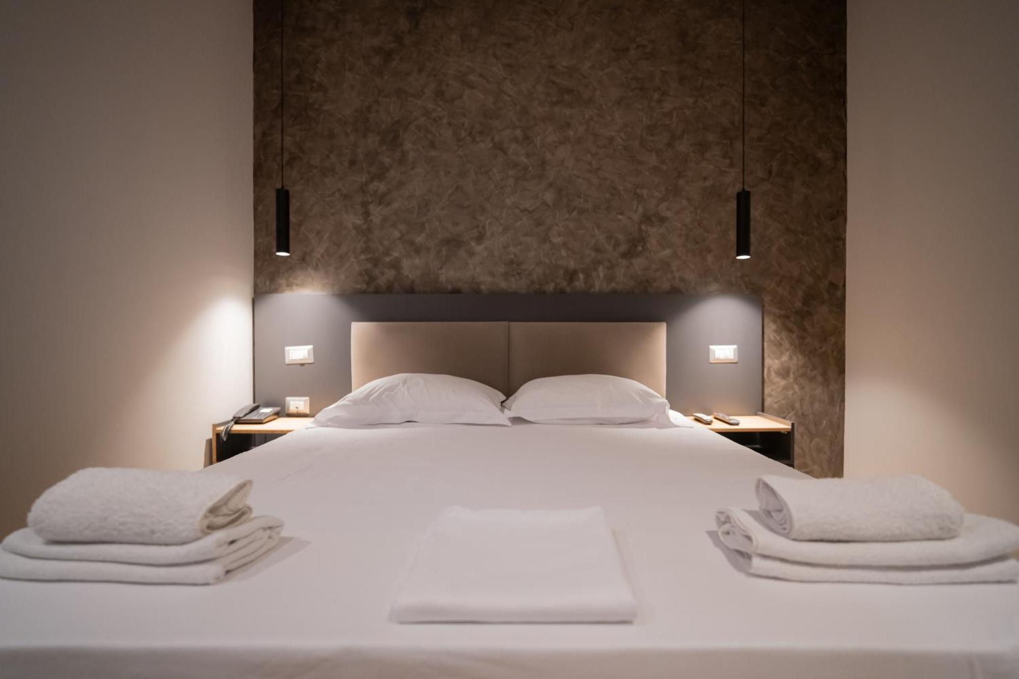 Center Boutique Hotel Tirana Eksteriør billede