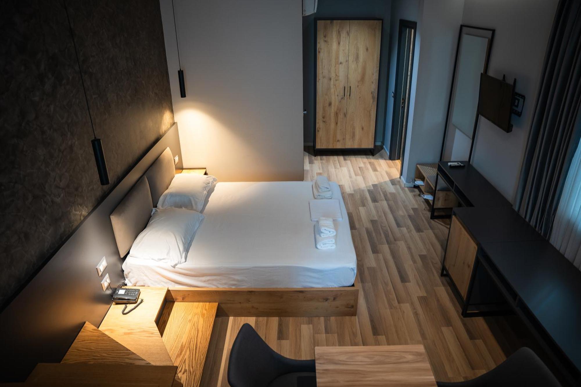 Center Boutique Hotel Tirana Eksteriør billede
