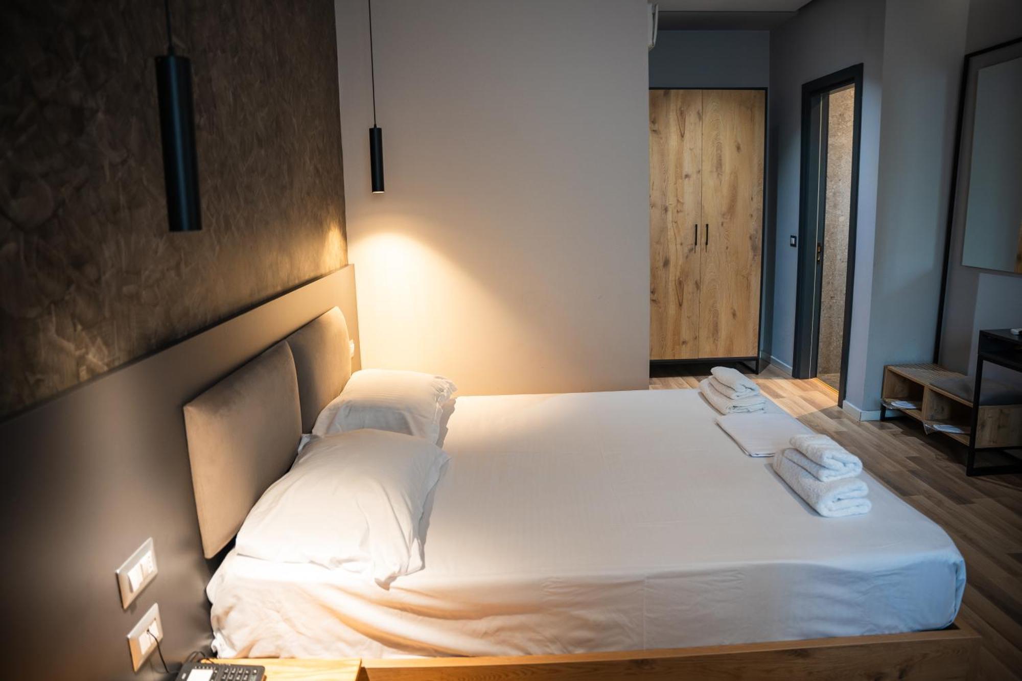 Center Boutique Hotel Tirana Eksteriør billede