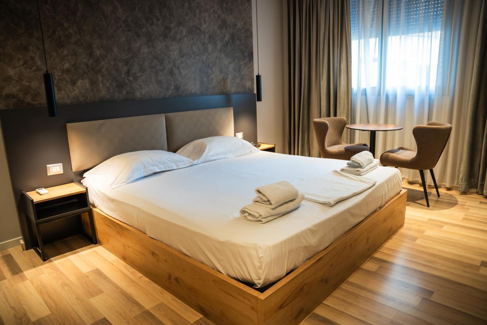 Center Boutique Hotel Tirana Eksteriør billede