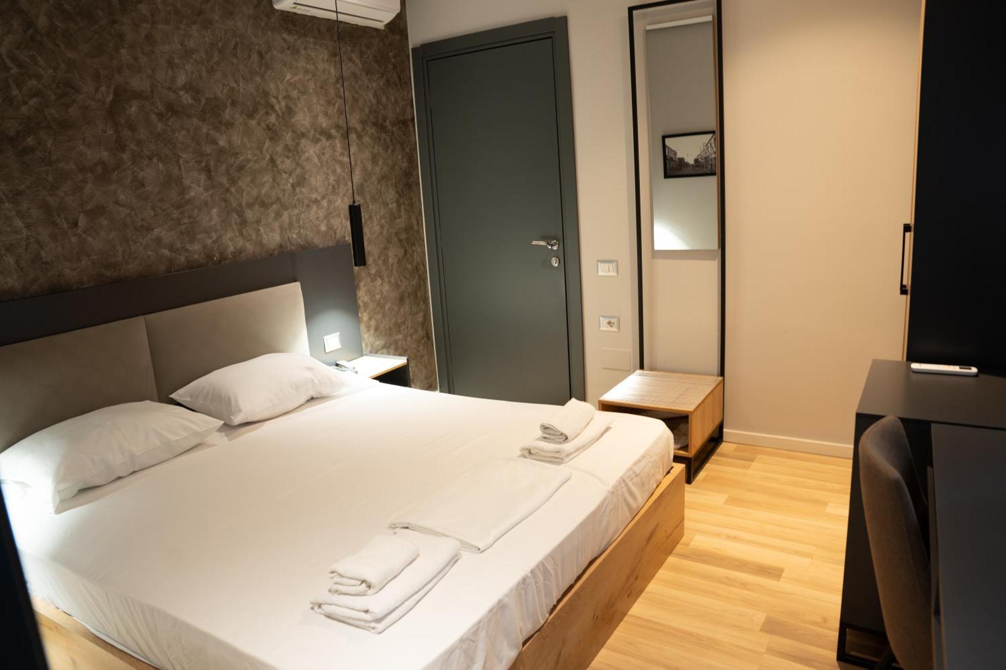 Center Boutique Hotel Tirana Eksteriør billede
