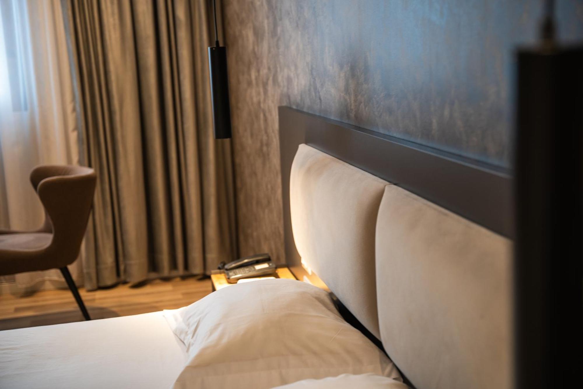 Center Boutique Hotel Tirana Eksteriør billede