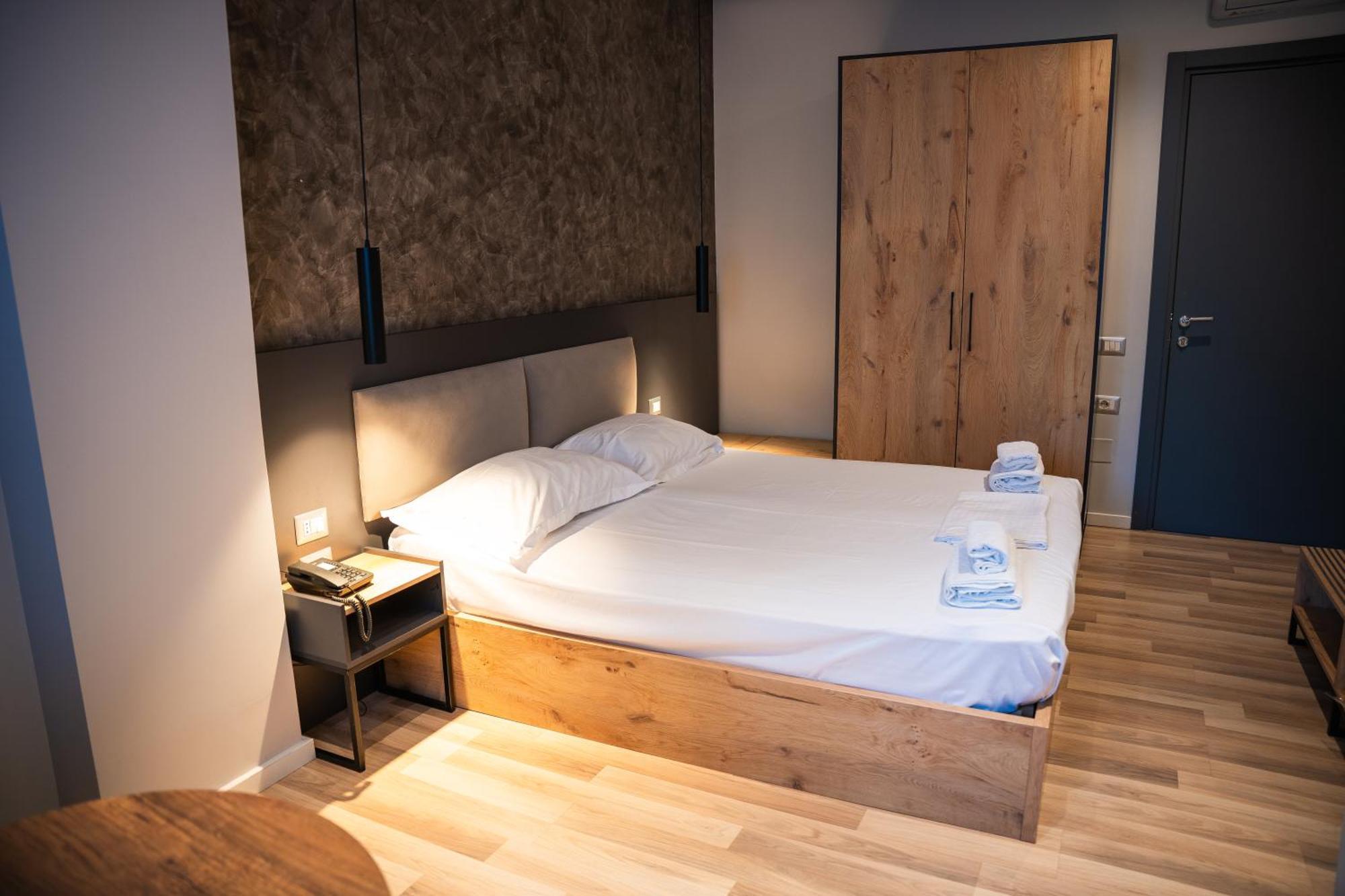 Center Boutique Hotel Tirana Eksteriør billede