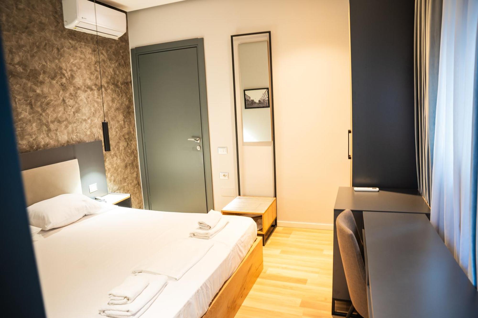 Center Boutique Hotel Tirana Eksteriør billede