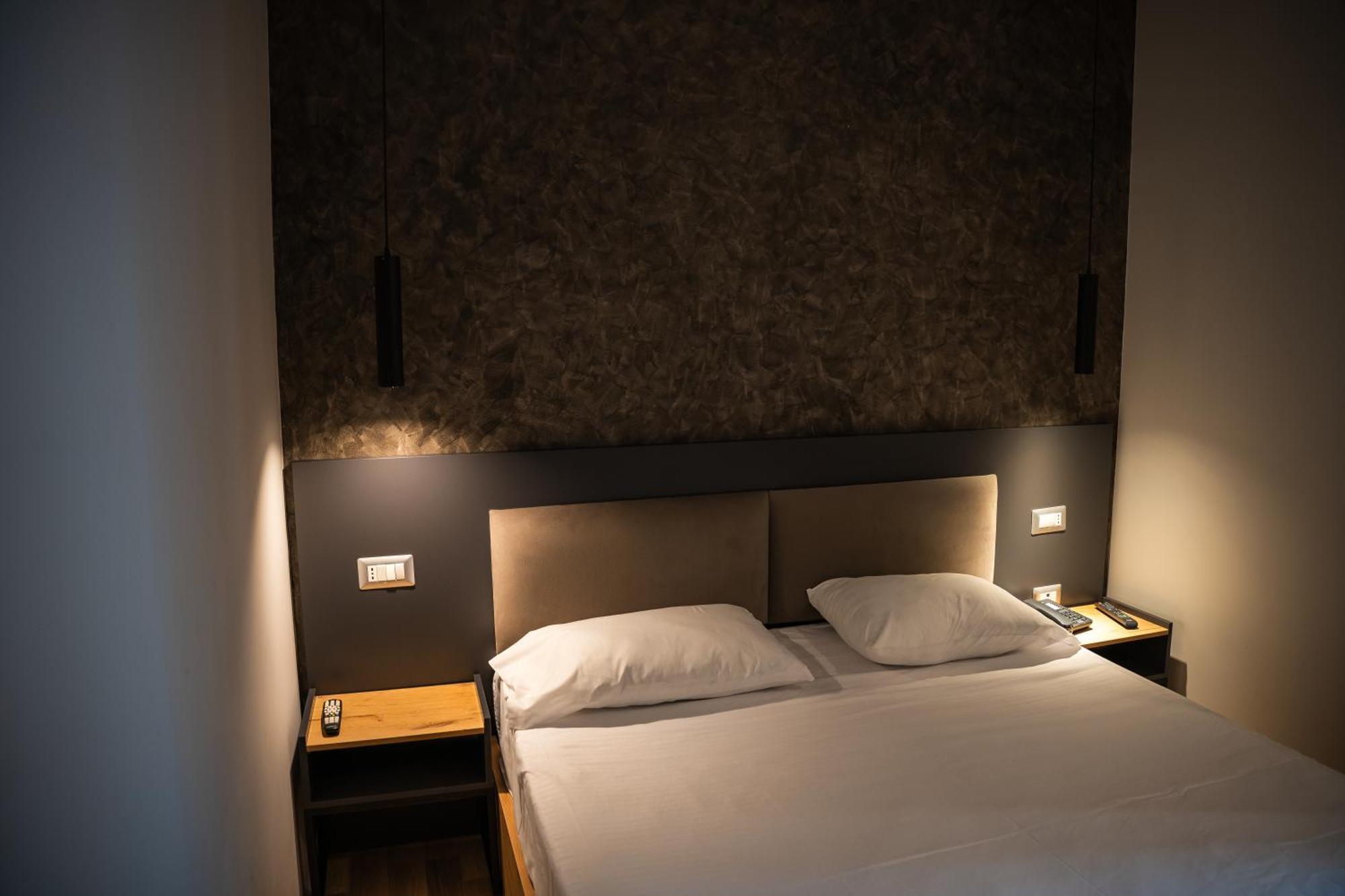 Center Boutique Hotel Tirana Eksteriør billede