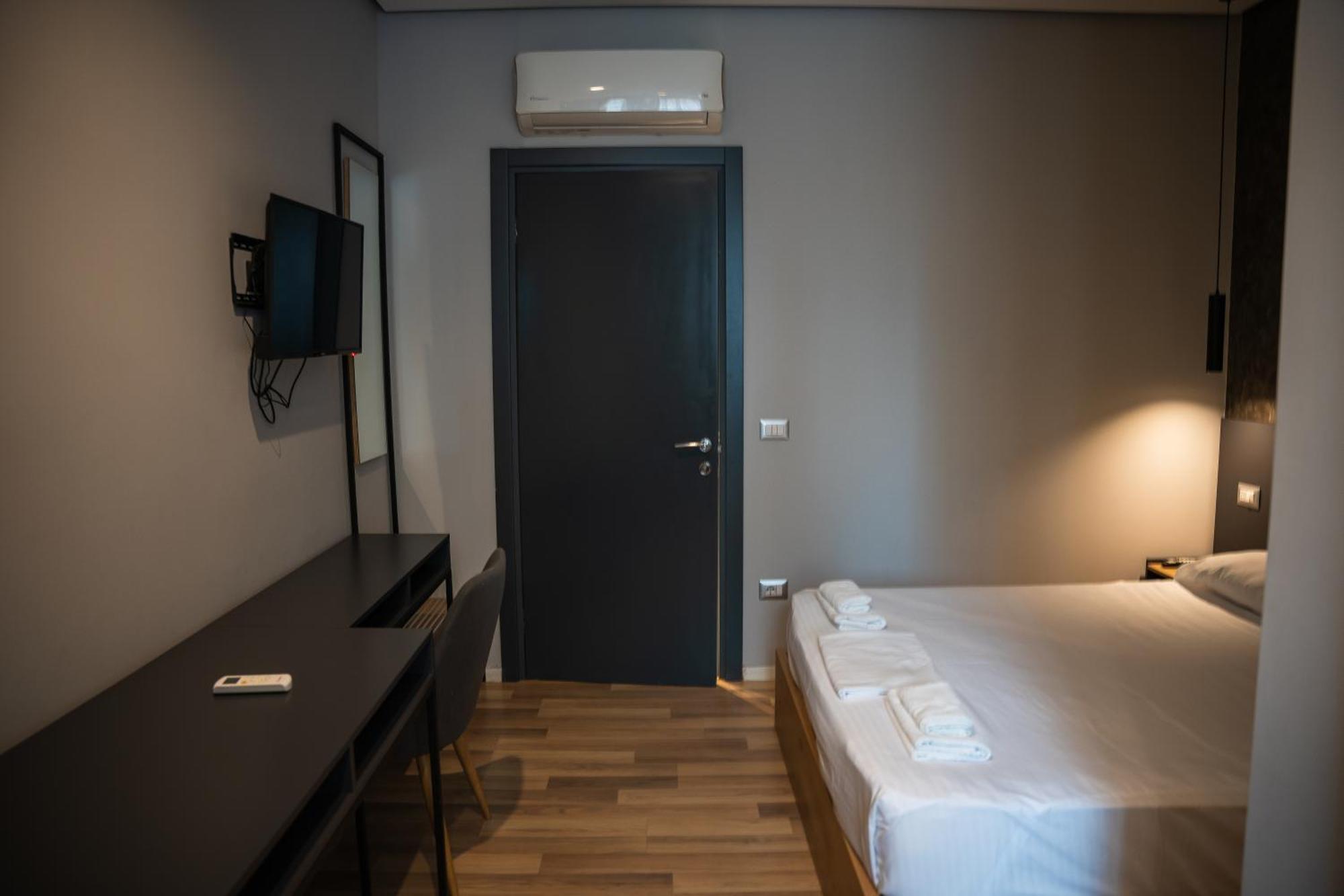 Center Boutique Hotel Tirana Eksteriør billede