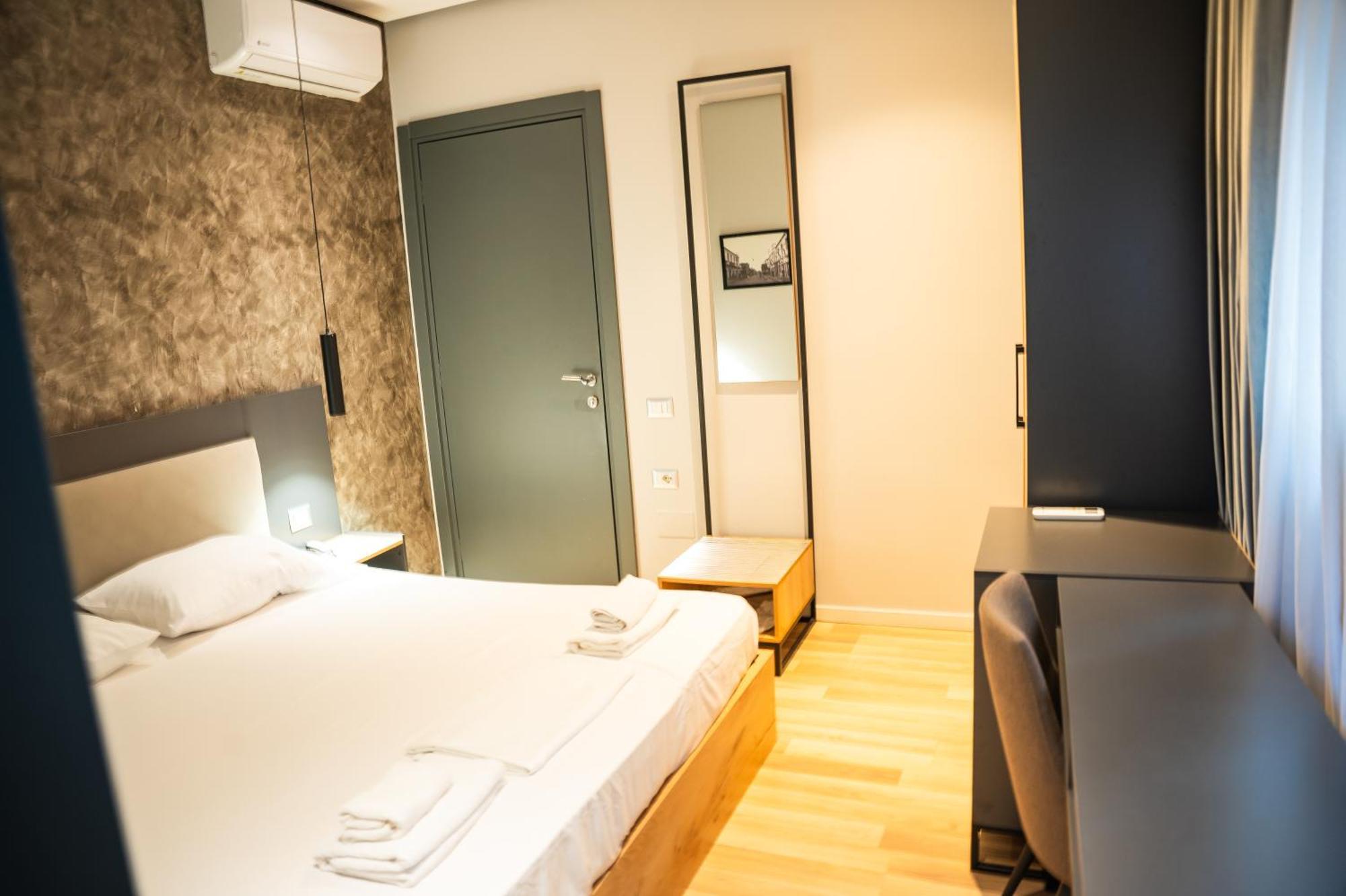 Center Boutique Hotel Tirana Eksteriør billede