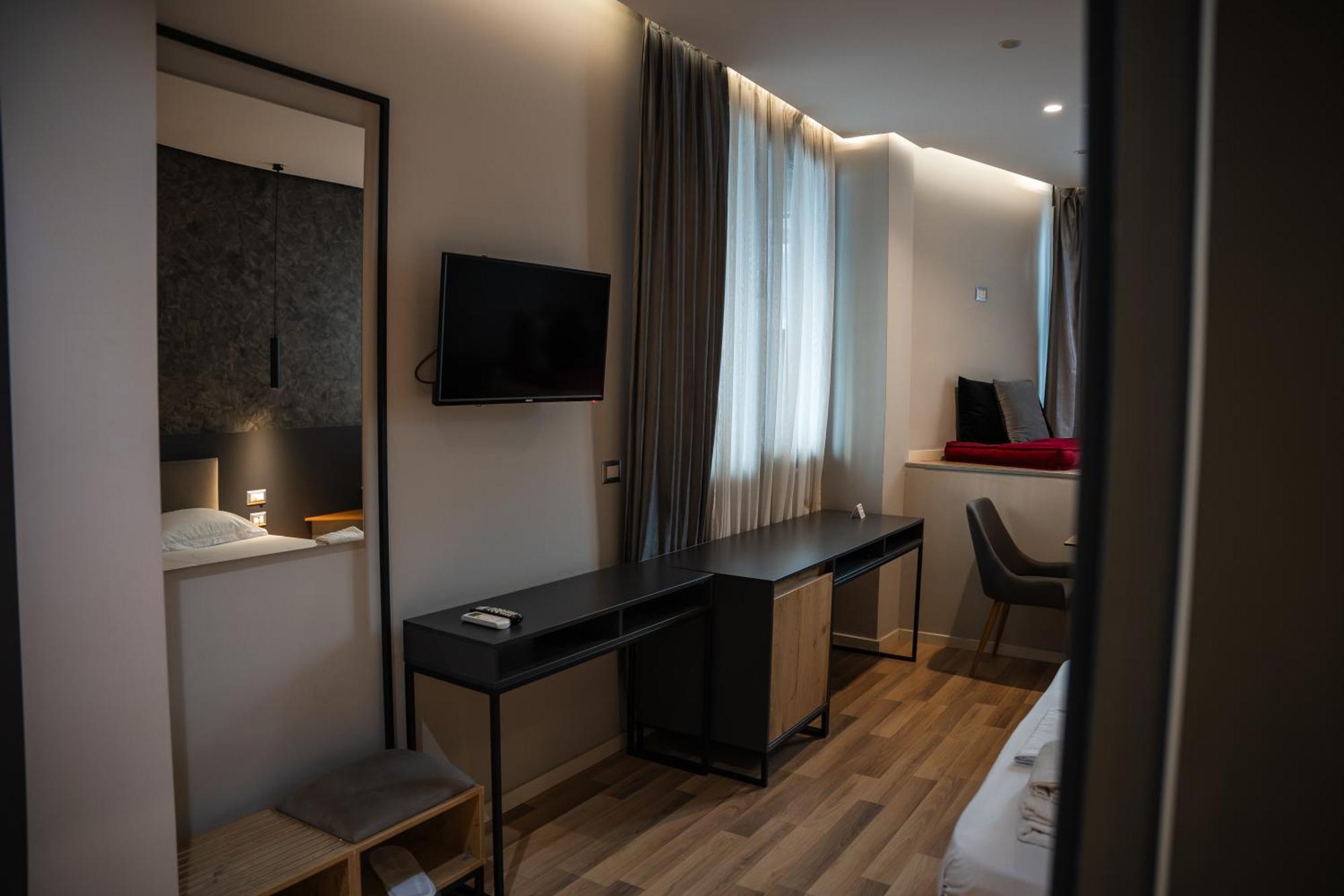 Center Boutique Hotel Tirana Eksteriør billede