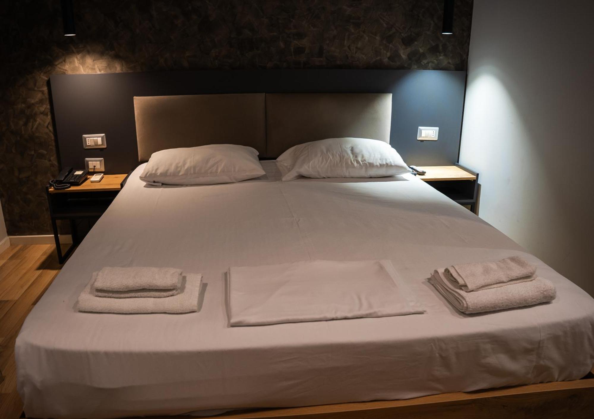 Center Boutique Hotel Tirana Eksteriør billede