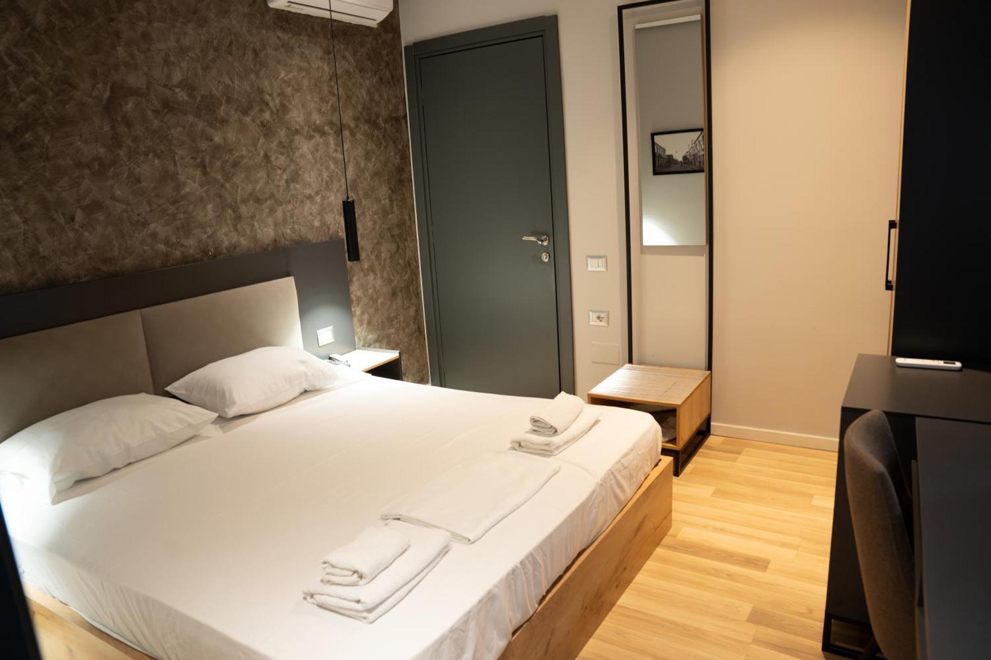 Center Boutique Hotel Tirana Eksteriør billede