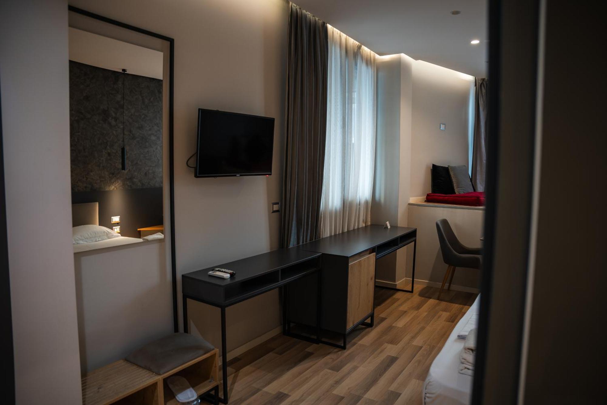 Center Boutique Hotel Tirana Eksteriør billede
