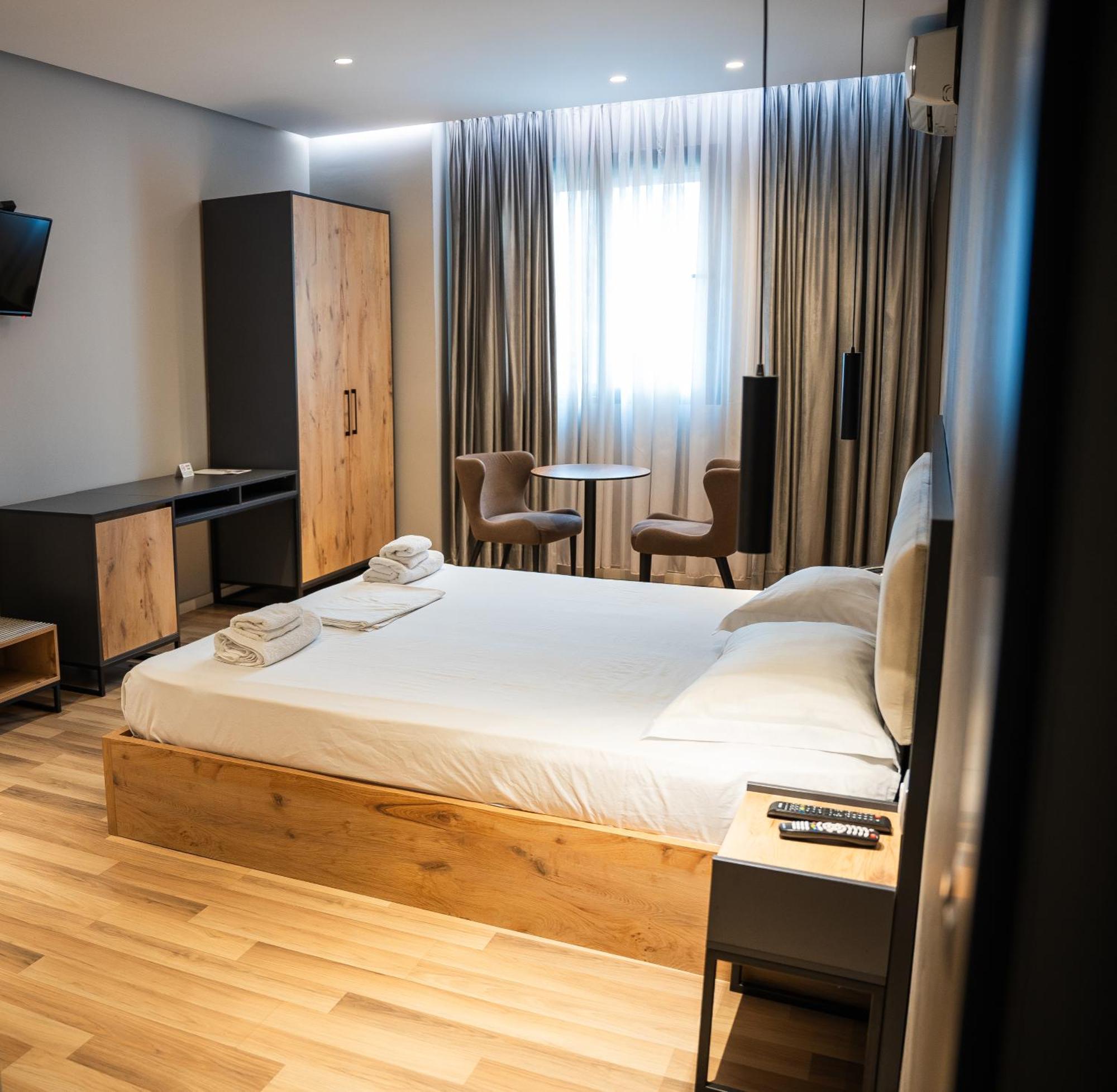 Center Boutique Hotel Tirana Eksteriør billede